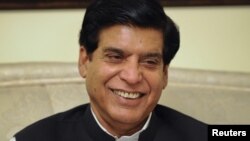 PM baru Pakistan, Raja Pervez Ashraf mendapat perintah Mahkamah Agung untuk membuka kembali kasus korupsi yang melibatkan Presiden Pakistan Asif Ali Zardari. 