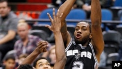 Kawhi Leonard des San Antonio Spurs, à Minneapolis, le 8 mars 2016.