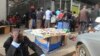 FILE: Badinga imali ngesikhathi sekhefu leKhisimusi.