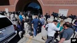 Abagabo batatu bagirizwa ko bagirizwa ko bagize uruhara mu bibombe vyatewe mu gisagara ca Boston