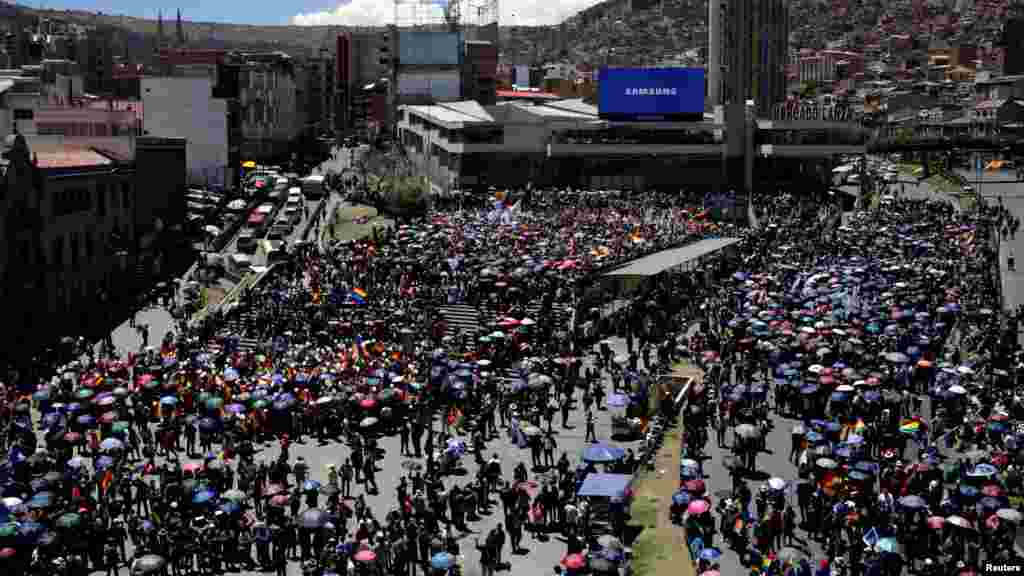 Partidarios del presidente Evo Morales se reúnen durante un mitin en La Paz.