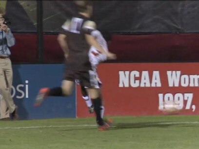 Tim Sepakbola Universitas Maryland - VOA Sports