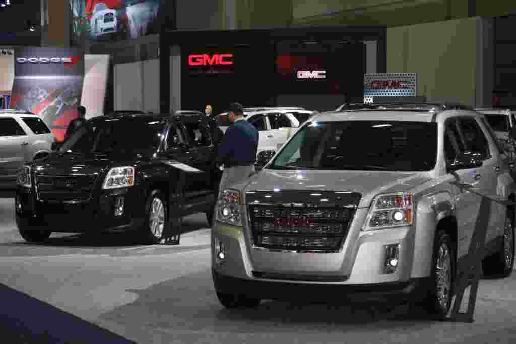 Los grandes vehículos utilitarios tampoco faltan en la Feria del Automóvil en Washington.