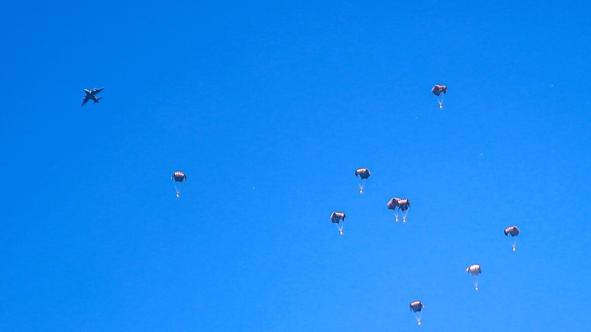 陆路受阻空投危险，美军在加沙修建浮动码头开辟海路救援通道