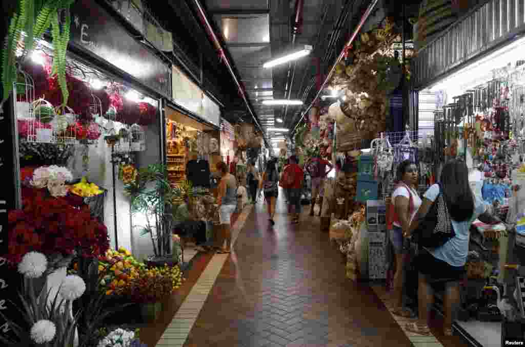 برازیل میں فٹبال کے عالمی کپ 2014ء کی تیاریاں عروج پر ہیں۔