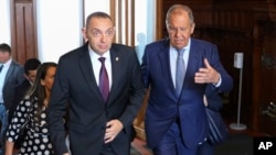 Aleksandar Vulin (L) i Sergej Lavrov, ruski šef diplomatije