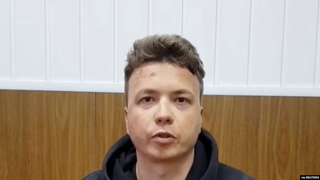 Belarusian blogger Raman Pratasevich, detained when a Ryanair plane was forced to land in Minsk, is said to be seen in a pre-trial detention facility in Minsk, Belarus May 24, 2021, in this still image taken from video. (Telegram@Zheltyeslivy/Reuters TV)
