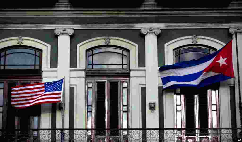 El 29 de mayo de 2015, el Departamento de Estado de Estados Unidos retiró oficialmente a Cuba de la lista de países patrocinadores de terrorismo. El presidente Barack Obama aseguró que Cuba no representa una amenaza para Estados Unidos, y que tampoco busca derrocar al gobierno de los hermanos Castro.