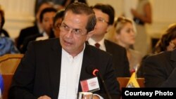 El canciller de Ecuador, Ricardo Patiño, confirmó la reunión de la comisión especial de apoyo al diálogo político en Venezuela la próxima semana.