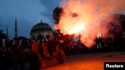 Meriam ditembakkan sebagai pertanda dimulainya bulan Ramadan dan tanda iftar sepanjang Ramadan merupakan tradisi era Ottoman, termasuk di wilayah Turki dan negara-negara Balkan (foto: dok). 