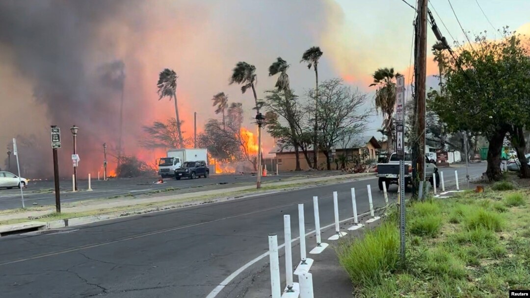 Thành phố Lahaina chìm trong khói lửa trên đảo Maui, bang Hawaii, Mỹ, 8/8/2023.