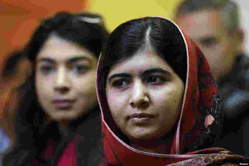 سوات کی اس طالبہ کو لڑکیوں کی تعلیم کے لیے آواز بلند کرنے پر اب تک متعدد عالمی اعزازات سے نوازا جا چکا ہے۔