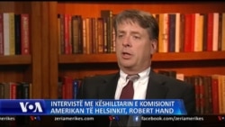 Interviste me Robert Hand