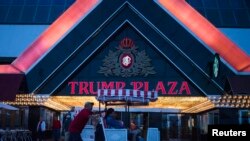 Hotel dan Kasino Trump Plaza milik pengusaha Donald Trump harus ditutup hari Selasa (16/9). 