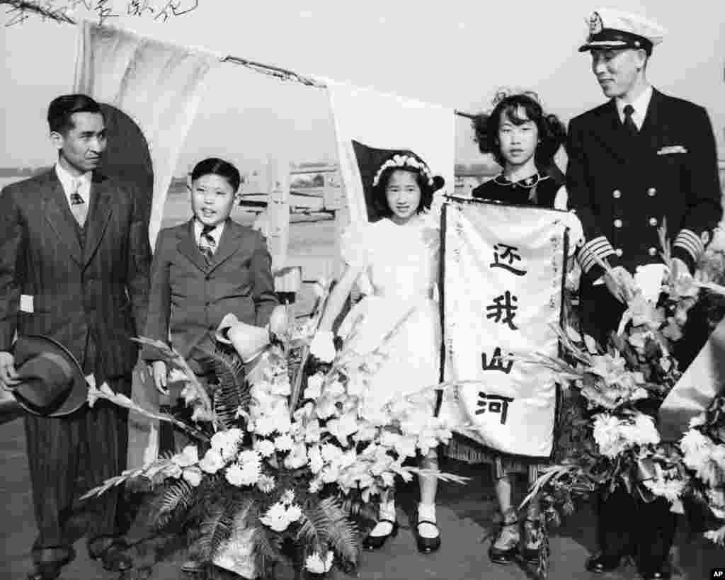 老照片回顾：美国之音中文广播70年