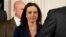 Phó Cố vấn An ninh Quốc gia phụ trách về chiến lược Dina Powell đến tham dự cuộc họp báo chung với Thủ tướng Đức  Angela Merkel và Tổng thống Donald Trump tại Tòa Bạch Ốc ngày 17/3/2017. 