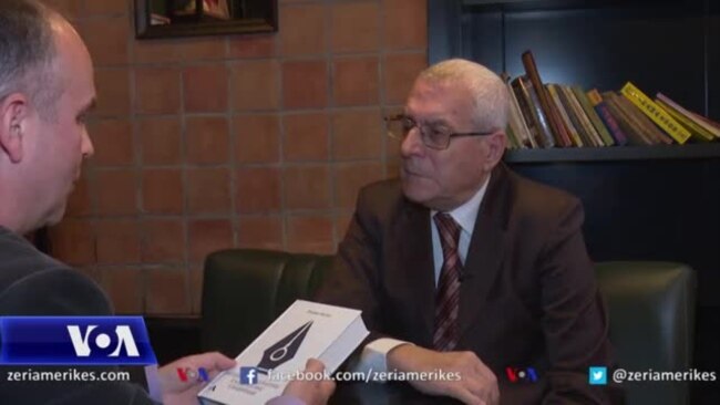 Studiuesi Shaban Murati boton librin “Vetëvrasja diplomatike e Shqipërisë dhe Kosovës”