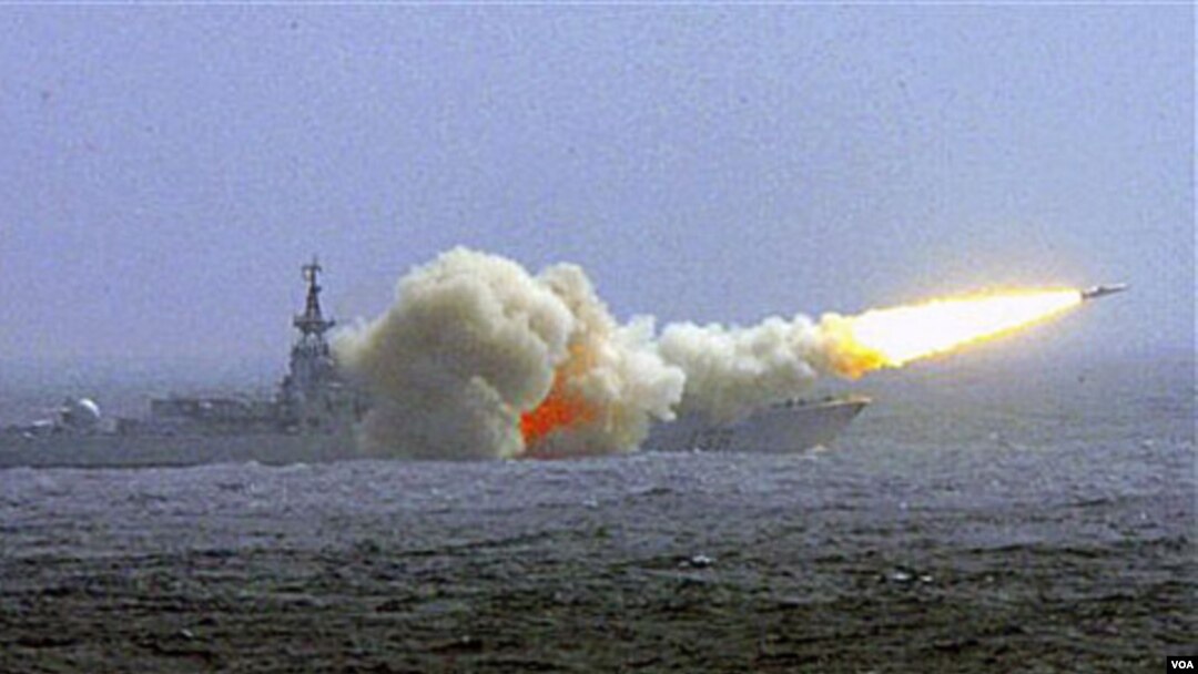 Tiongkok melangsungkan latihan militer di Laut Tiongkok Selatan (foto: dok).