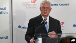 Menlu Amerika Rex Tillerson berbicara pada sebuah forum diskusi di Washington DC hari Selasa (12/12).