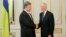 Президент Петро Порошенко і віце-президент США Джозеф Байден (архівне фото)