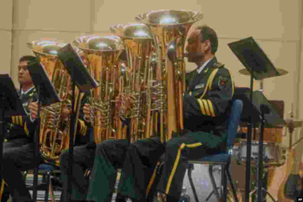 中国军乐队演出