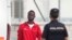 Un migrant arrive de Lampedusa au centre CATE