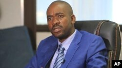 Mutungamiri weMDC, VaNelson Chamisa, vashanyira nhengo dzebato ravo dziri kujeri reChikurubi Maximum Prison, Last Maengahama naTungamirai Madzokere.