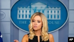 La portavoz de la Casa Blanca, Kayleigh McEnany, se dirige a los periodistas durante la rueda de prensa del martes 22 de septiembre de 2020.