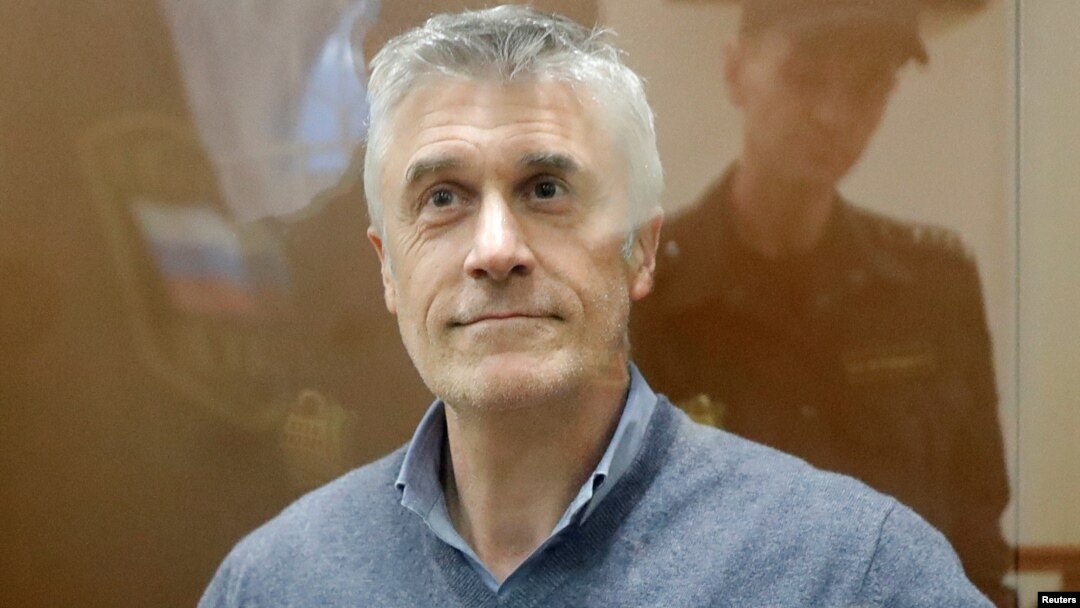 Pendiri perusahaan investasi "Baring Vostok", Michael Calvey, saat menghadiri pengadilan di Moskow, Rusia (15/2). 