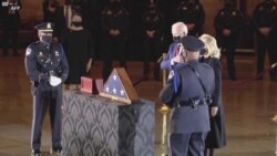 拜登悼念在冲击国会事件中殉职的警员