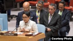 Menlu RI, Retno Marsudi memberikan pidato pada Debat Terbuka Dewan Keamanan PBB di New York hari Kamis (17/5). (Courtesy: PTRI New York)