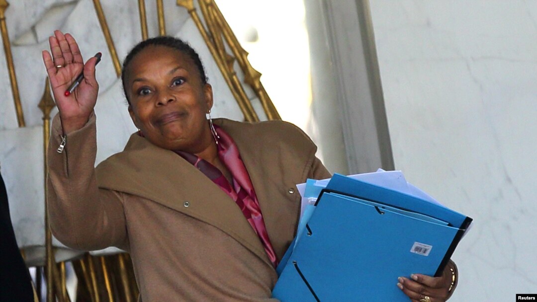Umushikiranganji w'igihugu c'Ubufaransa ajejwe ubutungane Christiane Taubira, ariko aramutsa abamenyeshamakuru I Paris kw'igenekerezo rya 12 ry'ukwezi kwa gatatu mu mwaka w'2014
