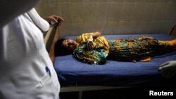 Devojčica povredjena u današnjem bombaškom napadu u Pešavaru, Pakistan, 29. april, 2013.