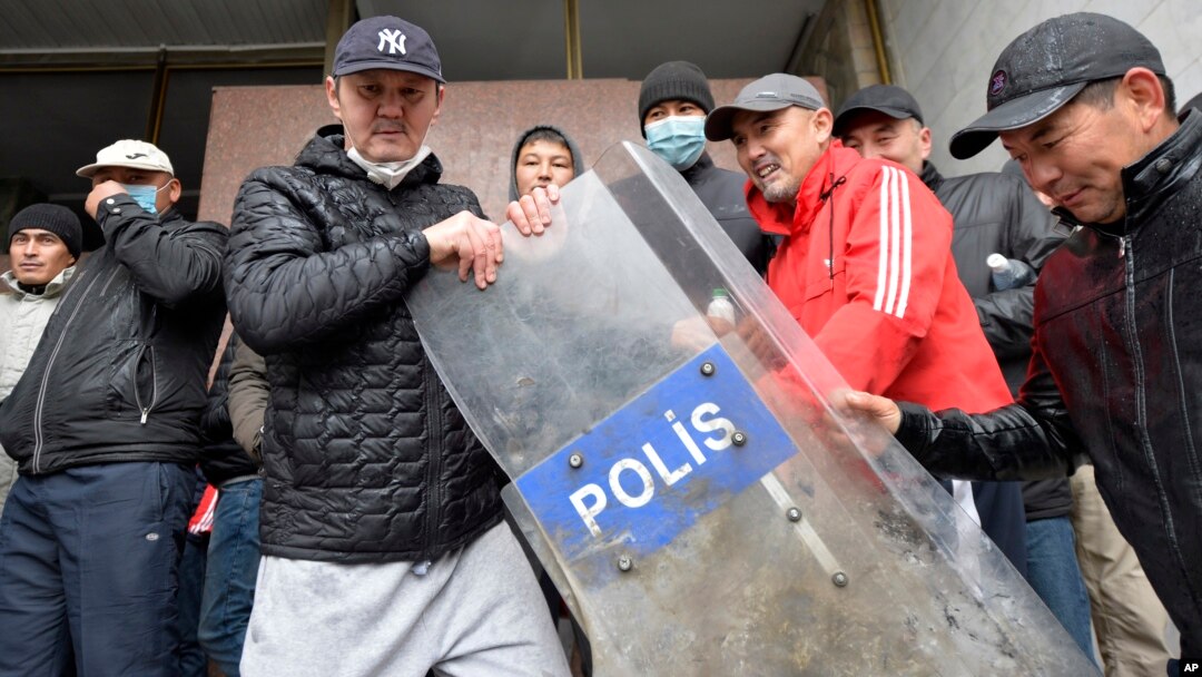 Bishkekdagi namoyishchilar, 2020-yil, 6-oktabr
