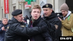 Роман Протасевич на акции протеста белорусской оппозиции в Минске 26 марта 2017 г. Архивное фото