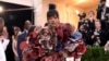 Rihanna pada acara gala yang diadakan oleh The Metropolitan Museum of Art&#39;s Costume Institute pada malam pembukaan pameran Rei Kawakubo/Comme des Garçons: Art of the In-Between, 1 Mei 2017, di New York.