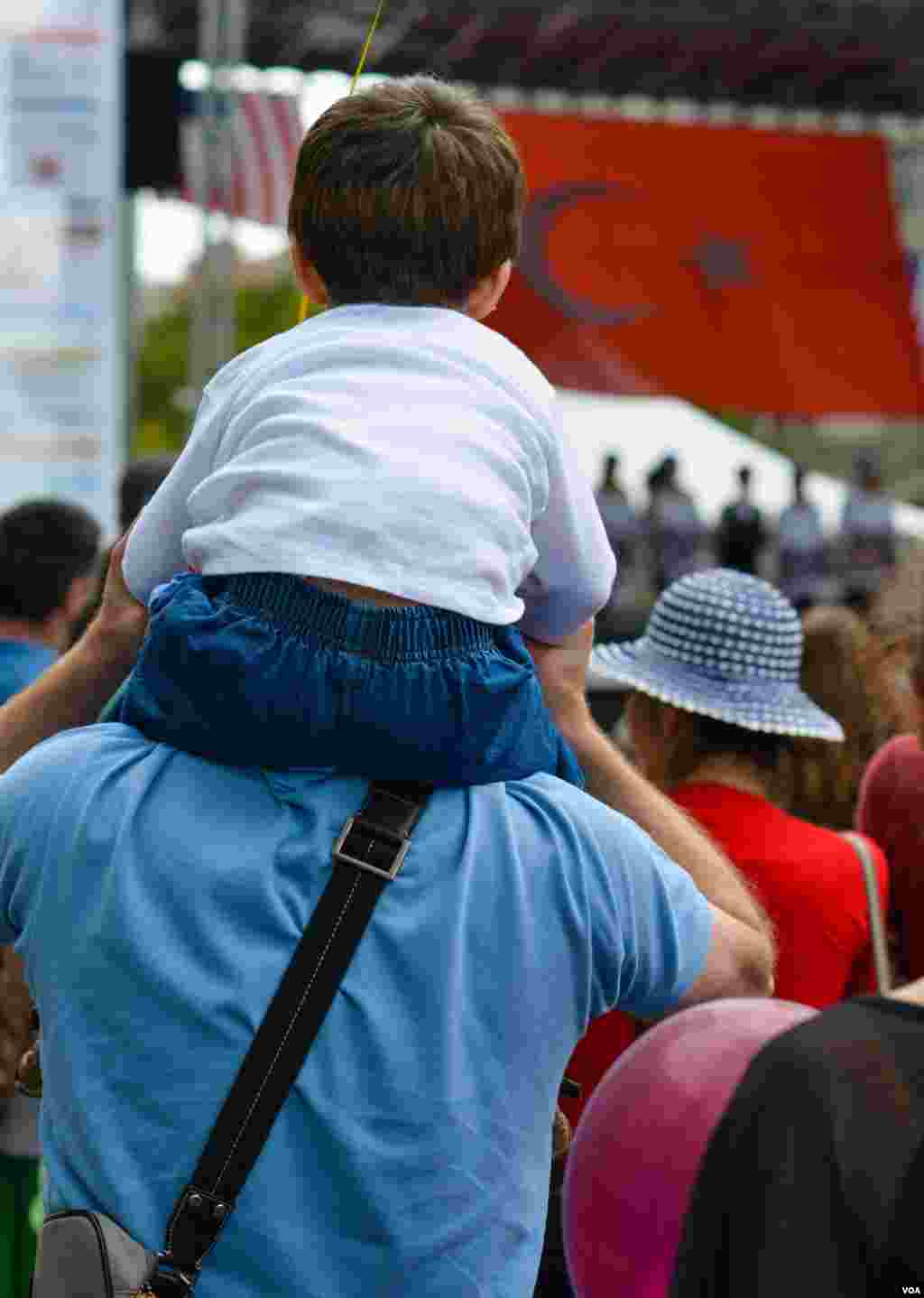 Yoshu-qari Vashingtondagi turk festivalida qatnashmoqda, 29-sentabr, 2013-yil