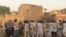 Des centaines de personnes célébrant les taxis dans la ville de Dala dans l'État de Kano.
Source: Baraka Bashir (VOA)