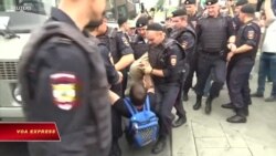 Nga: Biểu tình ủng hộ ký giả điều tra, hàng trăm người bị bắt