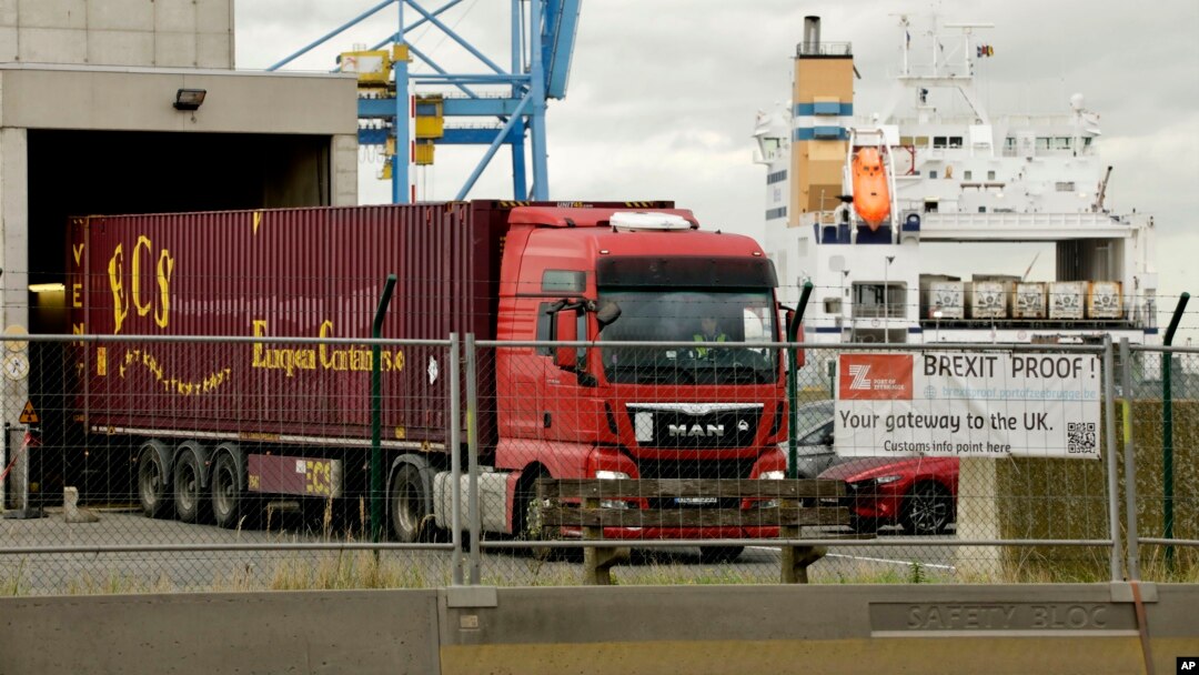 Sebuah truk di pelabuhan Zeebrugge, Belgia (foto: ilustrasi), sejenis dengan truk yang mengangkut migran Vietnam dan ditemukan tewas. 