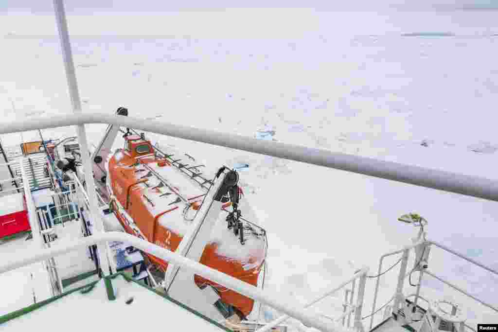 A thin coat of snow covers the deck of the trapped ship MV Akademik Shokalskiy, East Antarctica,&nbsp;Dec. 29, 2013.