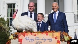 Shugaban Amurka Joe Biden yanawa Amurkawa barka da ranar cika ciki wato Thanksgiving - Ga tolotolon da za su yanka