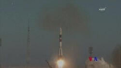 2017-12-17 美國之音視頻新聞: 美俄日三名宇航員啟程飛赴國際太空站