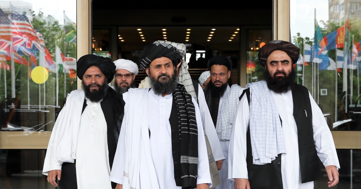 Nabirasi boboning tik turgan jinsiy olatini kordi Nabirasi boboning tik turgan jinsiy olatini kordi