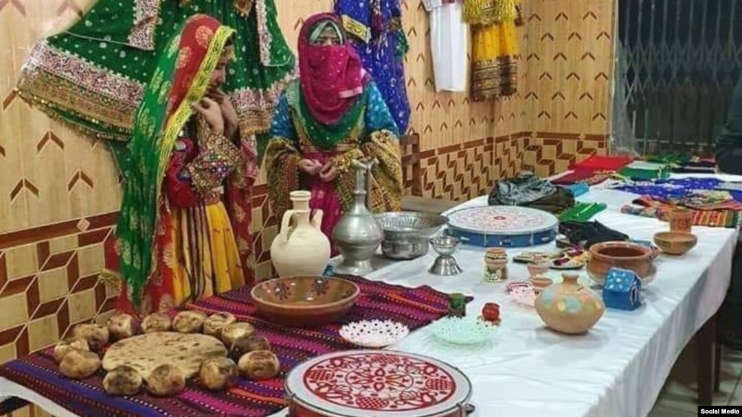 ماهرین وايي هغه ټولنې د ترقۍ  او سوکالۍ په زغل کې وروسته پاتې دي چې د صنف یا جنس په بنیاد تقریق پکې زیات دی