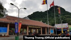 Chùa Hương là một trong những nơi thu được nhiều tiền công đức, theo Bộ Tài chính VN (Hình: Tạp chí Điện tử Thương Trường)