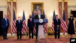 El secretario de Estado, Mike Pompeo, habla durante una conferencia de prensa para anunciar el restablecimiento de las sanciones contra Irán por parte de la administración Trump, el lunes 21 de septiembre de 2020, en el Departamento de Estado de EE.UU.