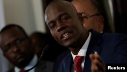 Prezidan ayisyen an, Jovenel Moise pandan li tap bay yon koferans pou laprès nan Aewopò Toussaint Louvertue nan Pòtoprens, 17 fevriye 2017. Foto: REUTERS/Andres Martinez Casares 