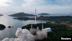 朝鲜官方公布2023年5月31日发射火箭的照片。