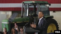 Presiden Barack Obama memberikan pidato pada Forum Ekonomi Perdesaan di Peosta, Iowa (16/8).